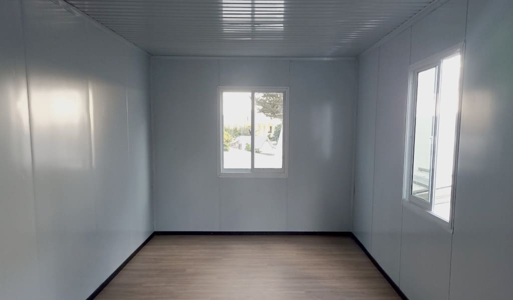 Maison container en kit renforcée – Vue intérieure